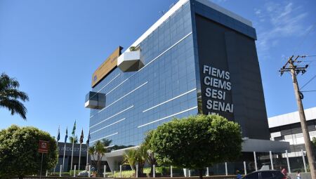 Fiems critica fim da escala 6x1 e alerta para impacto bilion&aacute;rio
