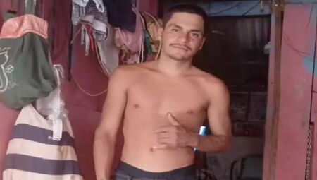 O corpo apresentava m&uacute;ltiplas perfura&ccedil;&otilde;es e foi encaminhado para exame pericial.