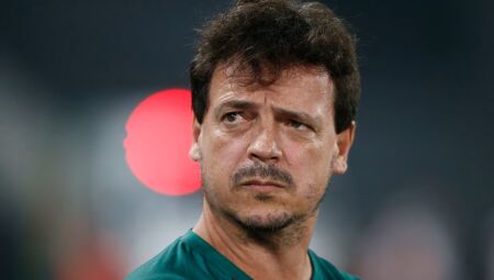 Fernando Diniz &eacute; o novo t&eacute;cnico do Corinthians. 