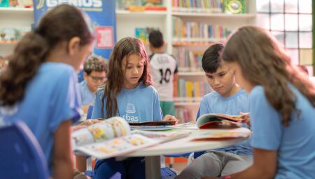 Do livro &agrave; rob&oacute;tica: educa&ccedil;&atilde;o do Sesi envolve comunidade e atrai m&atilde;o de obra
