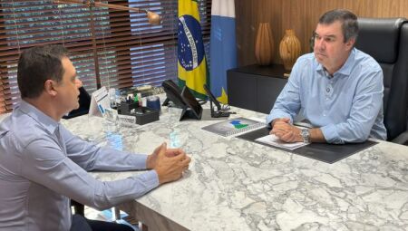 Riedel anunciou medida para tentar frear alta do combust&iacute;vel