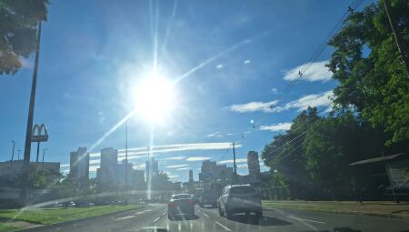 Segunda-feira ser&aacute; de sol forte e calor&atilde;o 