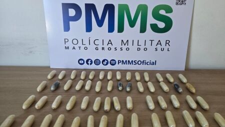 Coca&iacute;nas apreendidas pela PM