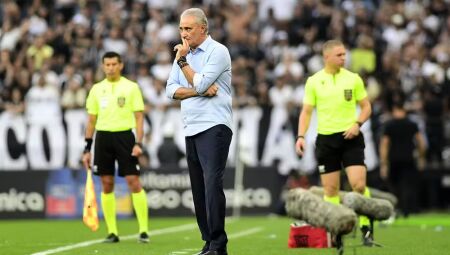 Tite, pelo Flamengo, em jogo contra o Corinthians