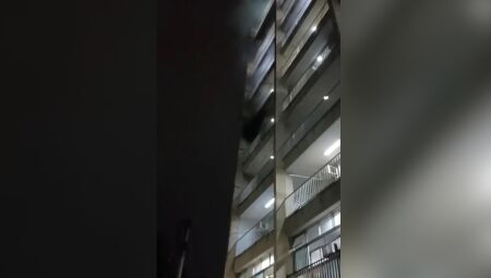V&iacute;deo: Inc&ecirc;ndio atinge ber&ccedil;&aacute;rio de hospital e mobiliza transfer&ecirc;ncia de pacientes