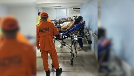 Uso de macas de viaturas em hospital afeta opera&ccedil;&atilde;o de ambul&acirc;ncias na Capital