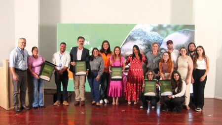 Participantes celebram o encerramento da jornada formativa do Ciclo do Conhecimento, em Inoc&ecirc;ncia