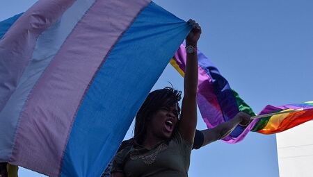 Associa&ccedil;&atilde;o de travestis repudia lei sobre banheiros em Campo Grande
