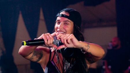 DJ B&aacute;rbara Labres &eacute; bastante conhecida nas redes sociais