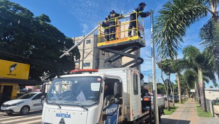 Novo sem&aacute;foro &eacute; instalado na Rua Rui Barbosa pr&oacute;ximo &agrave; Santa Casa