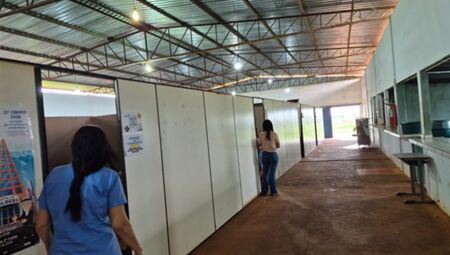 Alunos estavam estudando em um barrac&atilde;o