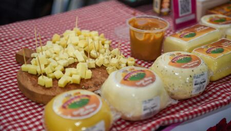 Festa do Queijo chega &agrave; 9&ordf; edi&ccedil;&atilde;o neste fim de semana com programa&ccedil;&atilde;o ampliada em Rochedinho