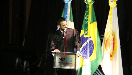 Rom&atilde;o tamb&eacute;m defendeu a valoriza&ccedil;&atilde;o da carreira