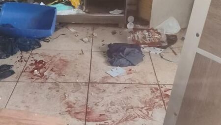 Marcas de sangue pelo local do crime