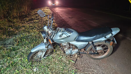 Motocicleta que era pilotada pela v&iacute;tima
