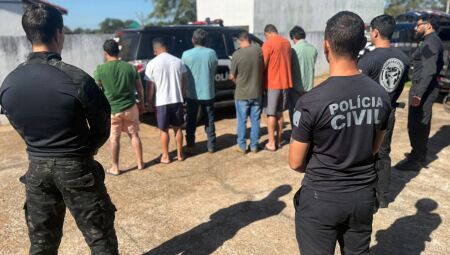 Opera&ccedil;&atilde;o prendeu dez pessoas envolvidas no esquema