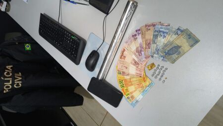 Drogas e dinheiro apreendido na a&ccedil;&atilde;o