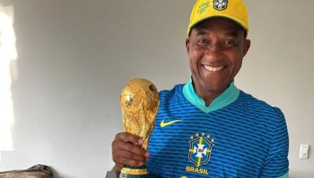 &Iacute;dolo com passagens por Corinthians, Palmeiras e Santos estar&aacute; em dois pontos de encontro