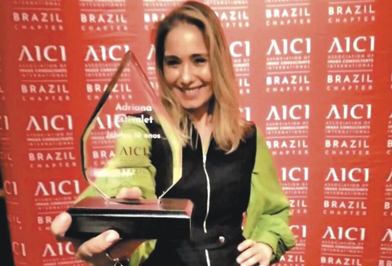 Adriana Estivalet, que foi homenageada em São Paulo pela AICI
