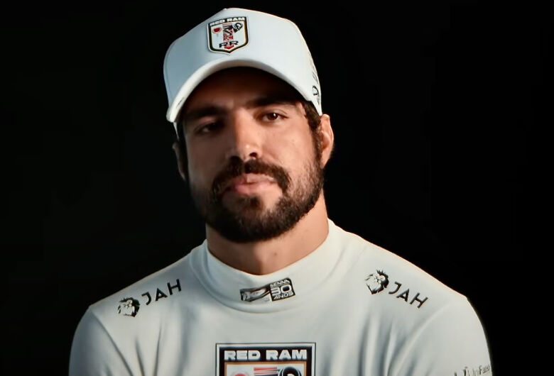 Caio Castro na série Back on Track (Reprodução)