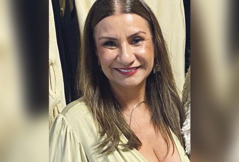 A empresária Nilza Gonçalves que comanda a loja Le Blanc estará recebendo suas amigas e clientes na próxima quarta feira dia 15 para um descontraído happy hour em comemoração a sua troca de idade l! Na ocasião um dj animará o sunset que será regado a comi