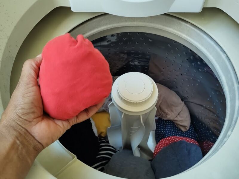 Mulher morre após ser eletrocutada ao tirar roupas de máquina de lavar -  JD1 Notícias