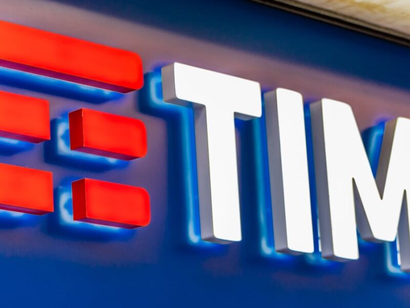Apagão de sinal: Tim sai do ar e brasileiros ficam sem internet móvel ...