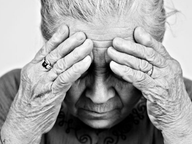 Mulher bêbada agride a própria mãe com socos e tapas JD1 Notícias Mulher bêbada agride a própria mãe com socos e tapas JD1 Notícias