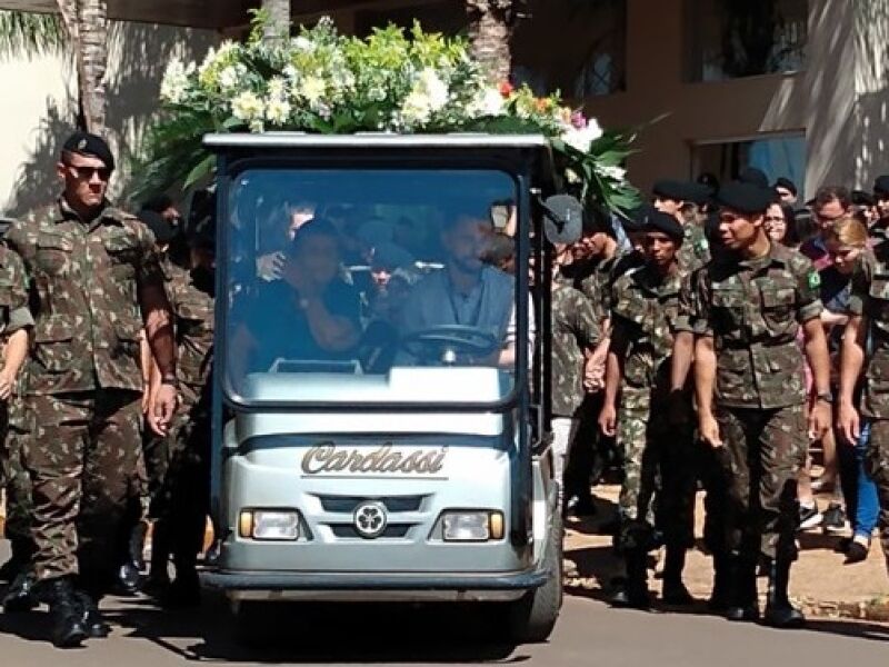 Soldado Que Morreu Após Queda De árvore é Enterrado Com Honras Militares Jd1 Notícias 