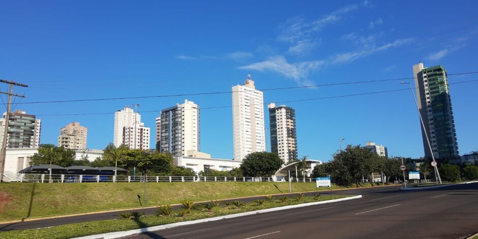 Calor&atilde;o se mant&eacute;m firme e forte em Campo Grande