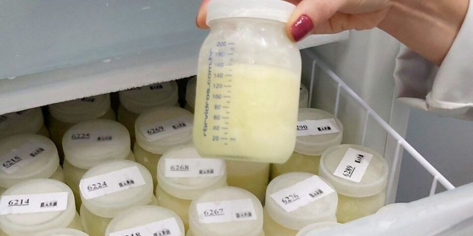 Doa&ccedil;&atilde;o de leite materno