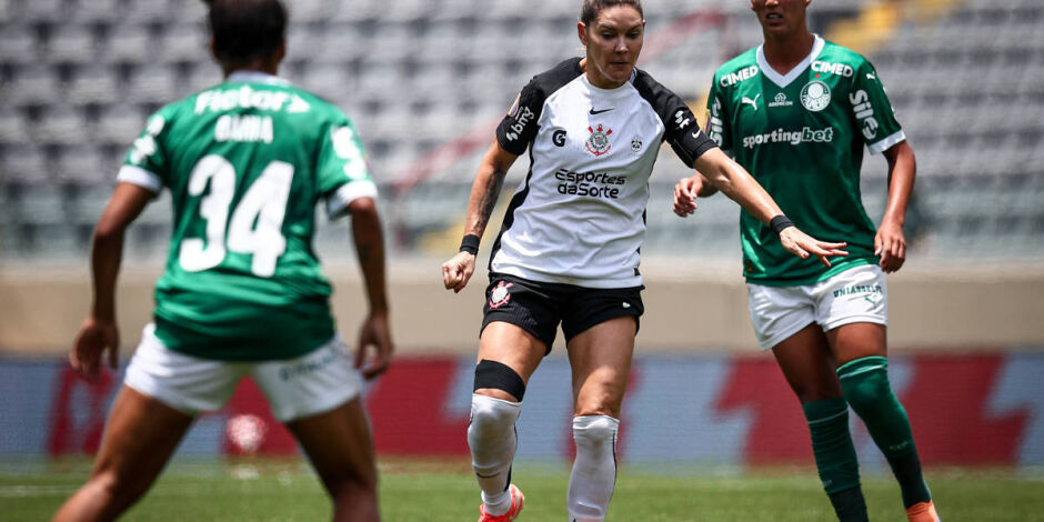 Gabi Zanotti marcou o &uacute;nico gol do Corinthians
