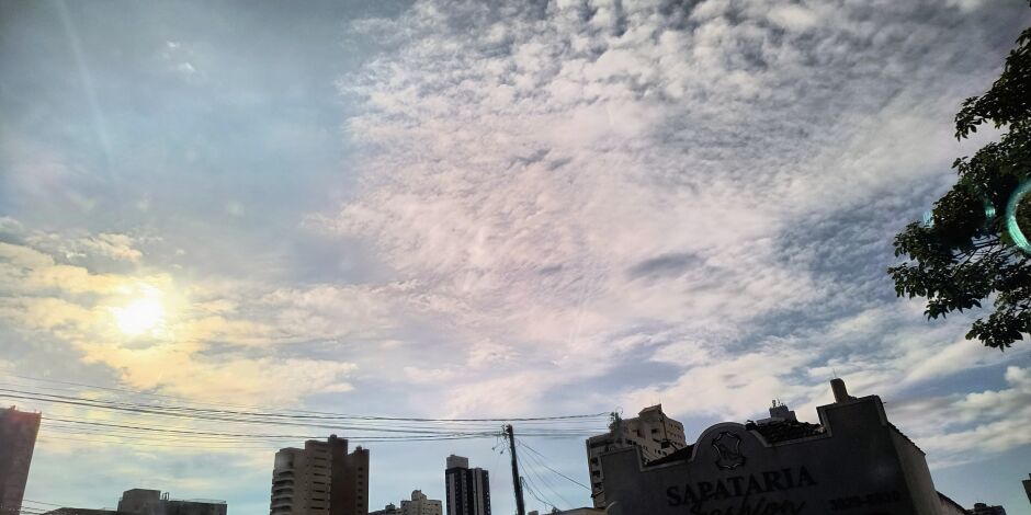 Sol nas primeiras horas do dia em Campo Grande