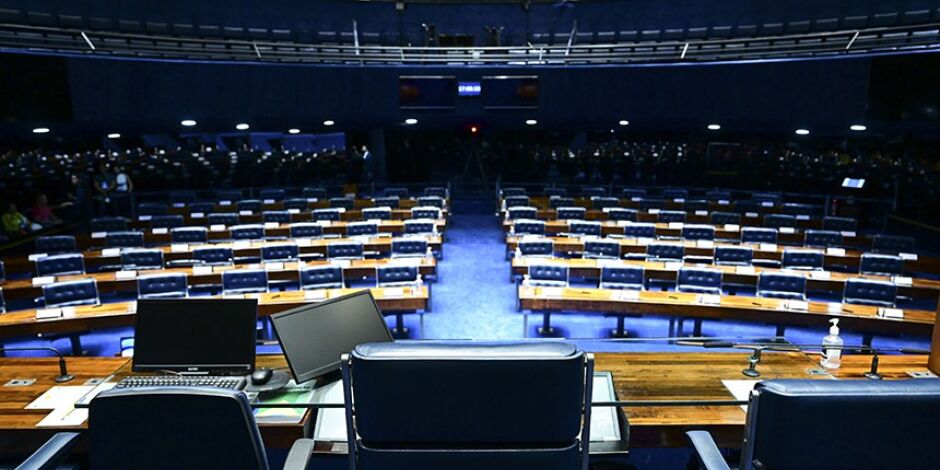 Com 15 cadeiras, maior bancada no in&iacute;cio de 2026 ser&aacute; do PL  