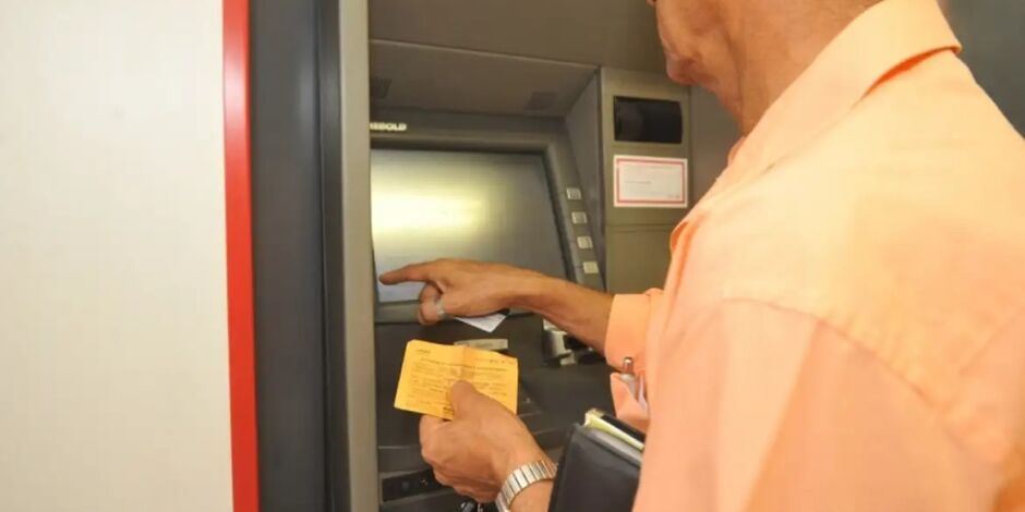 Bancos voltam ao funcionamento nesta quarta-feira