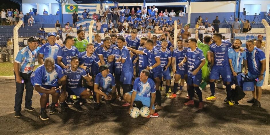 Clube avan&ccedil;ou para a segunda fase