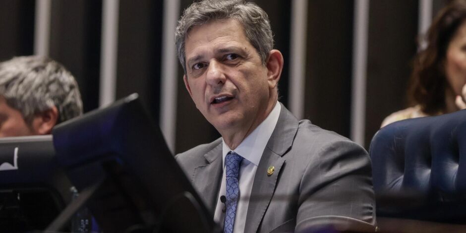 Senador Rog&eacute;rio Carvalho, l&iacute;der do PT