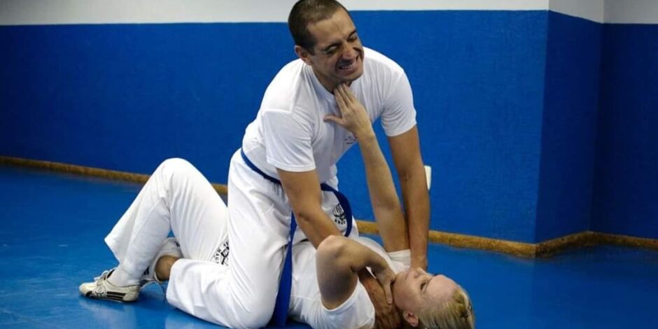 Krav Maga d&aacute; &agrave;s mulheres ferramentas para vencer o medo e ganhar confian&ccedil;a atrav&eacute;s da defesa pessoal