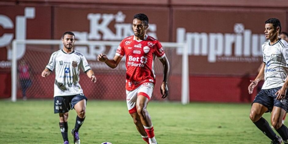 Vila Nova venceu e encerrou a invencibilidade do Oper&aacute;rio