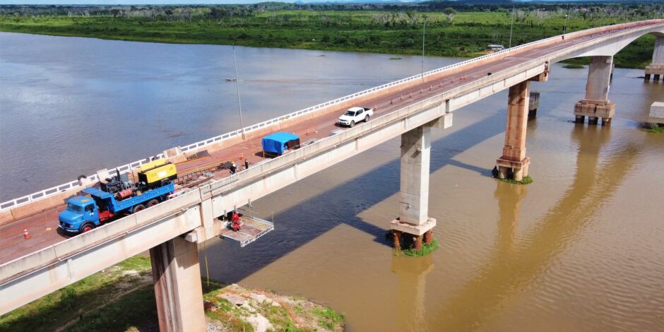 Ponte sobre o Rio Paraguai