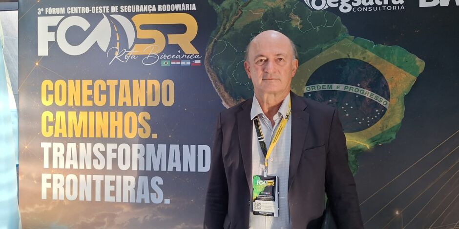 Diplomata do Minist&eacute;rio das Rela&ccedil;&otilde;es Exteriores, Jo&atilde;o Carlos Parkinson de Castro