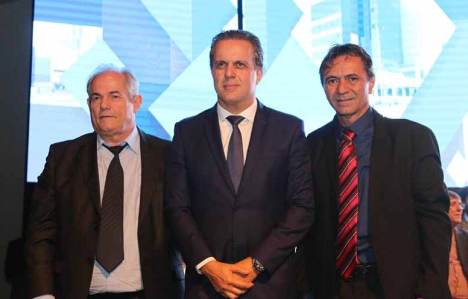 Na esquerda, Ademir Cerri, primeiro vice-diretor; Alexandre Costa, segundo vice-diretor e no meio Ayache
