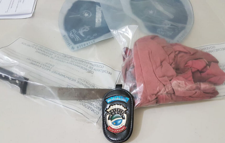 O fac&atilde;o usado no crime foi apreendido