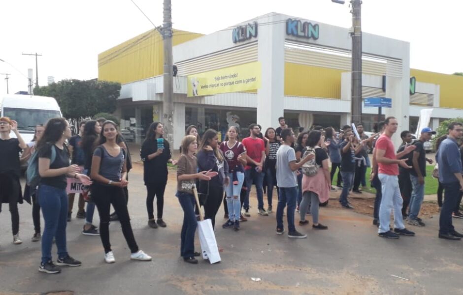 Manifestantes em Três Lagoas-MS