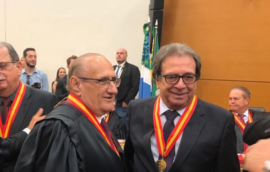 O presidente do TJ-MS, desembargador Pascoal Leandro e o conselheiro do Tribunal de Contas do Estado (TCE), Iran Coelho das Neves