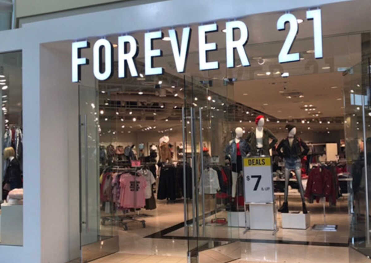 Rede Forever 21, ícone da fast fashion, fecha 11 lojas no Brasil