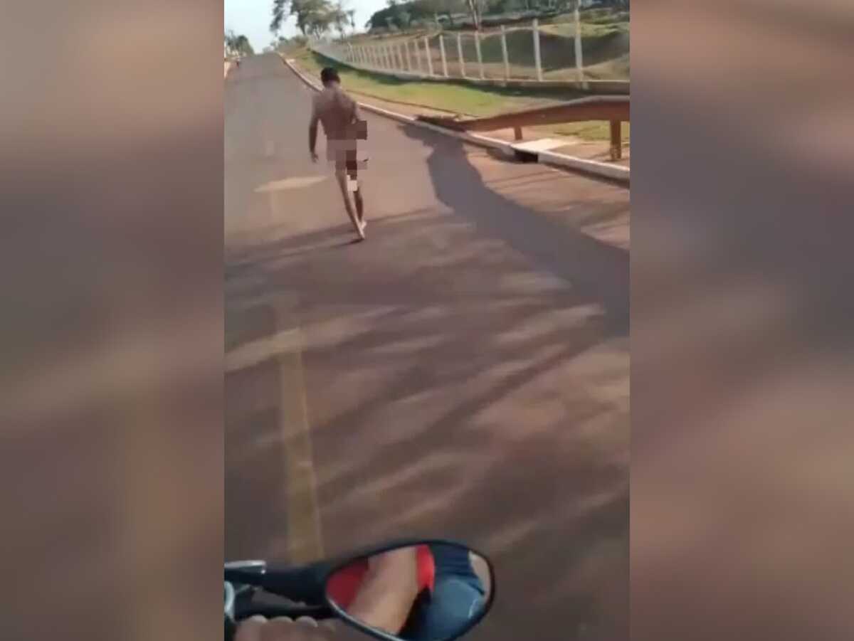 JD1TV: Homem é visto andando nu em Ponta Porã