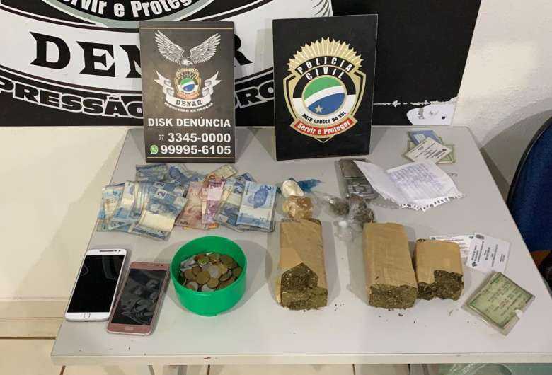 Neg&oacute;cio de fam&iacute;lia: M&atilde;e e filho que comandavam boca de fumo s&atilde;o presos na Capital