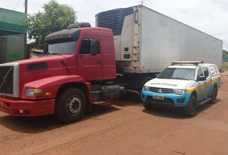 Homem é preso na tentando transportar mais de 1,5 t de droga em caminhão