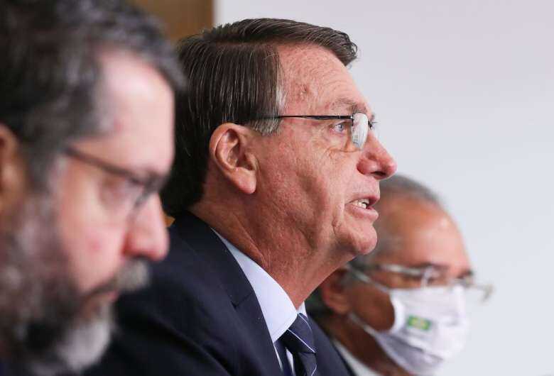 Governo &eacute; favor&aacute;vel &agrave; importa&ccedil;&atilde;o privada de vacinas, diz Bolsonaro